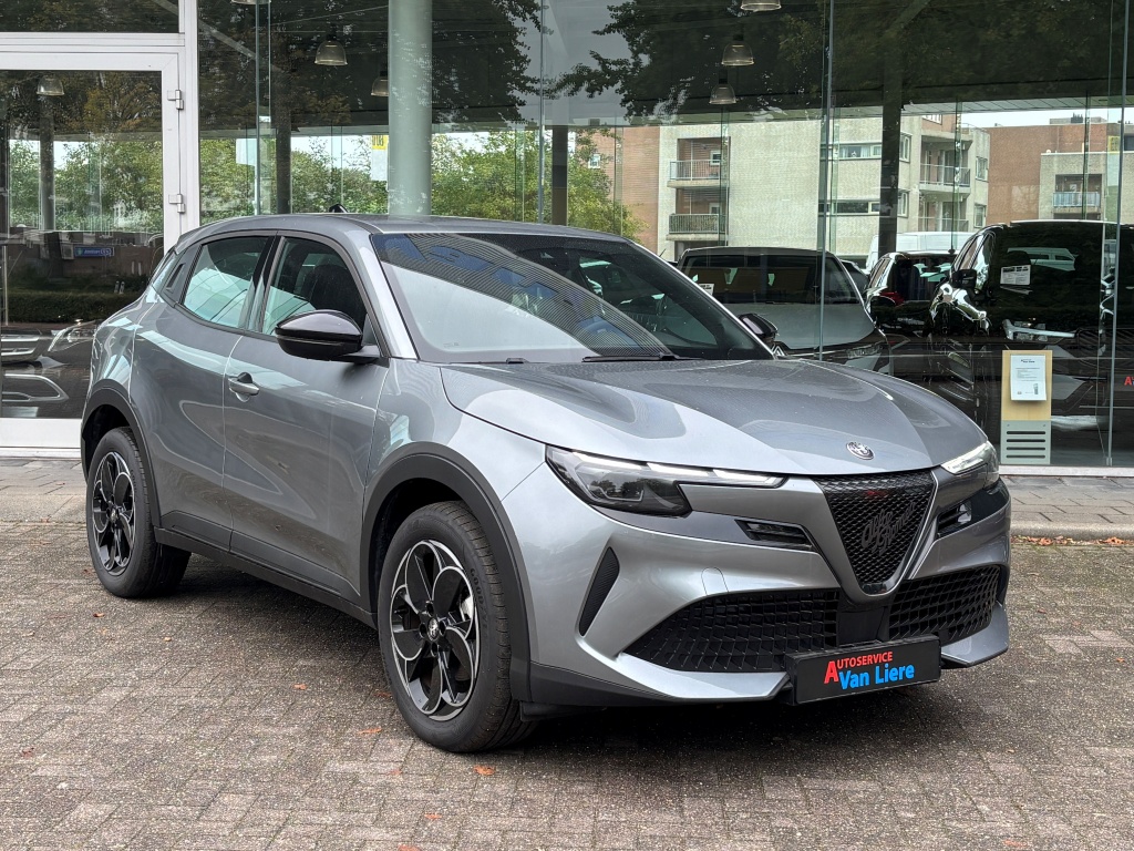 Alfa Romeo Junior 54 kWh 156pk Elettrica 57537833-0.jpg | Autoservice van Liere Middelburg