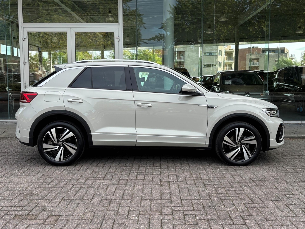 Volkswagen T-Roc 1.5 TSI 150pk 7-DSG R-line| Camera | Keyless|Unieke KM stand| Elek klep| Rijklaarprijs incl.garantie 56754716-1.jpg | Autoservice van Liere Middelburg